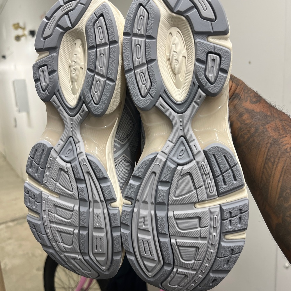 Asics Gel-1130 in Gray and White - Picture 3 of 3
